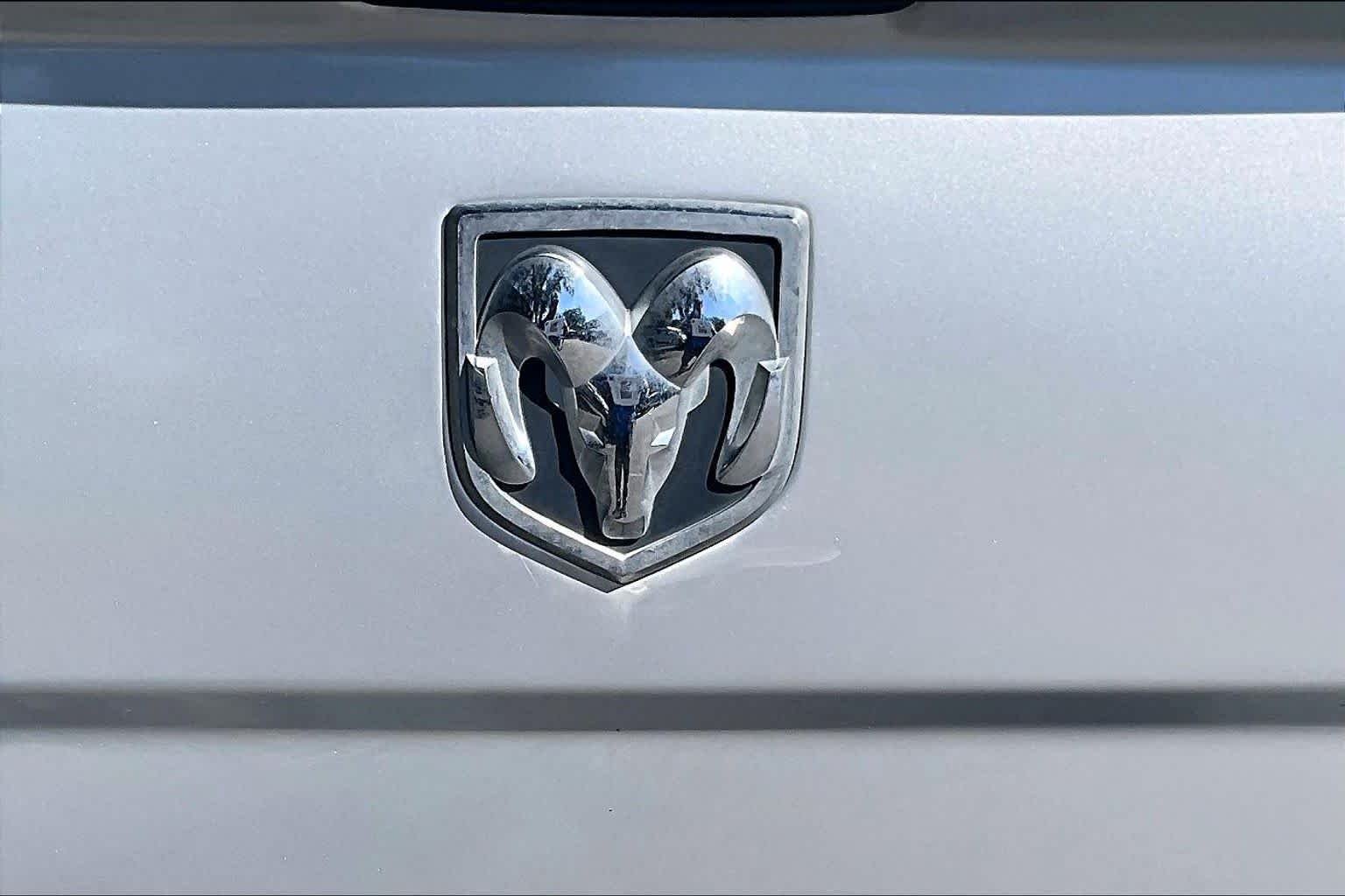 Used 2011 Bright Silver Metallic Ram SLT image 31