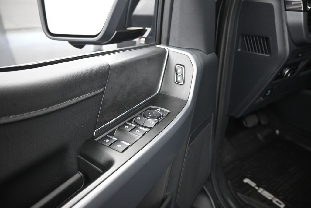 Used 2025 Black Ford XLT image 10