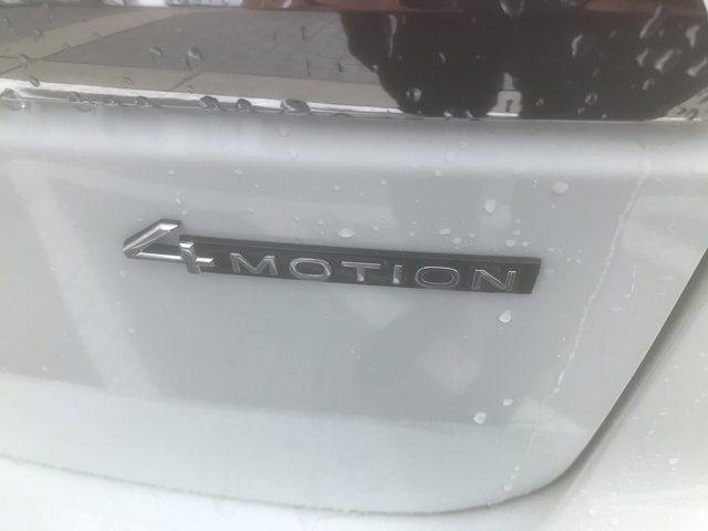 Used 2023 Pure White Volkswagen 3.6L V6 SE w/Technology image 10