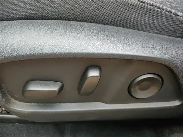Used 2025 Blue Chevrolet LT Front-Wheel Drive image 13