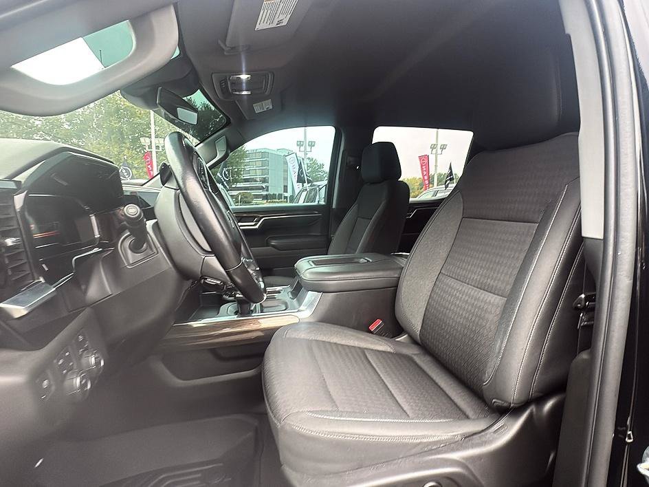 Used 2022 Black Chevrolet RST image 19