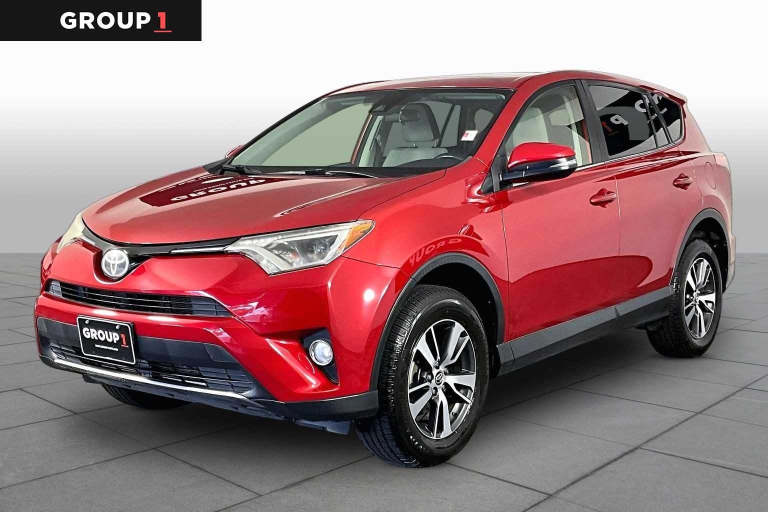2017 Toyota RAV4 XLE's photo