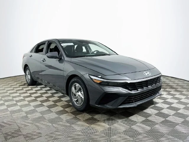 New 2026 Hyundai ELANTRA SE
