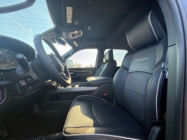 2025 RAM 3500 Laramie - Photo 8