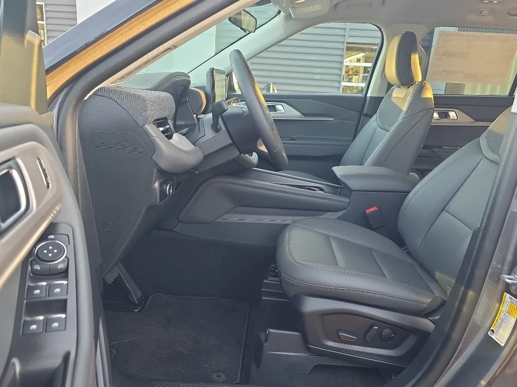 New 2026 Carbonized Gray Metallic Ford Active image 13