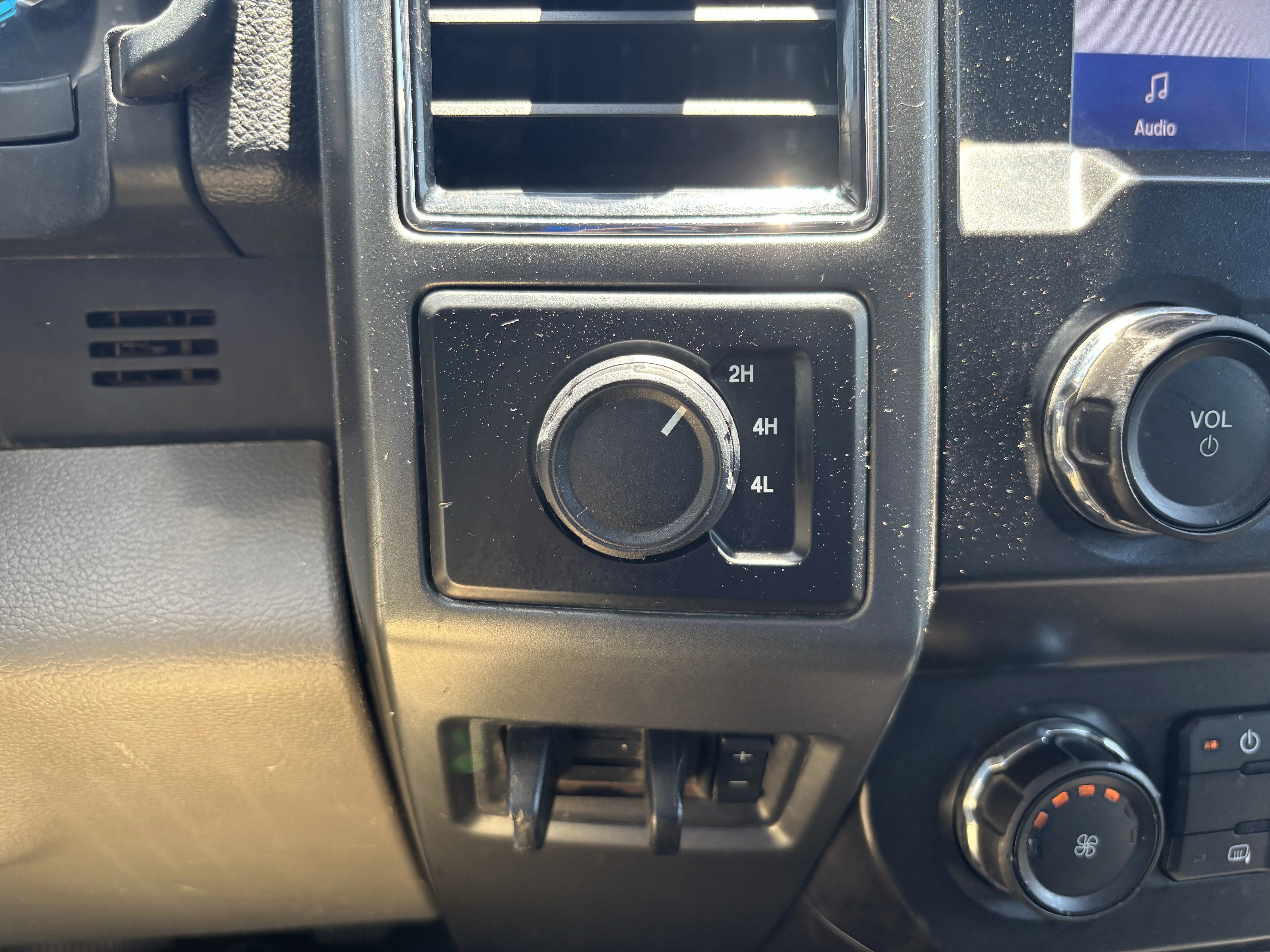 Used 2022 Oxford White Ford XLT image 20