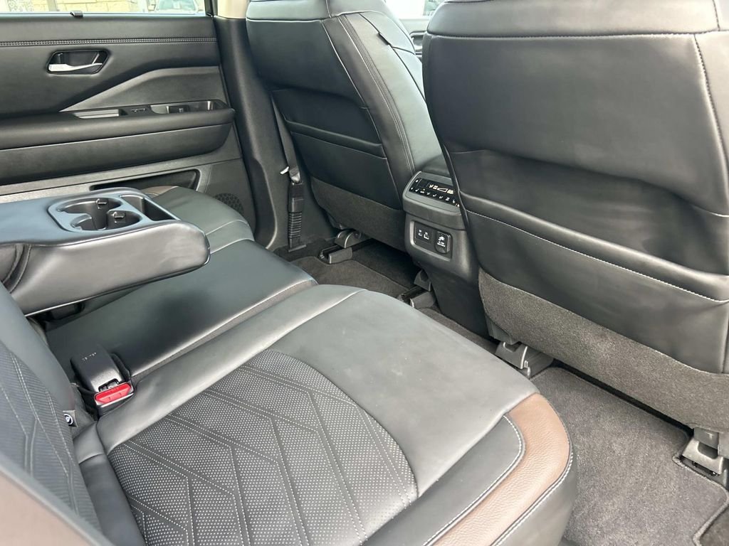 Certified Used 2025 Boulder Gray Metallic Nissan Platinum image 22