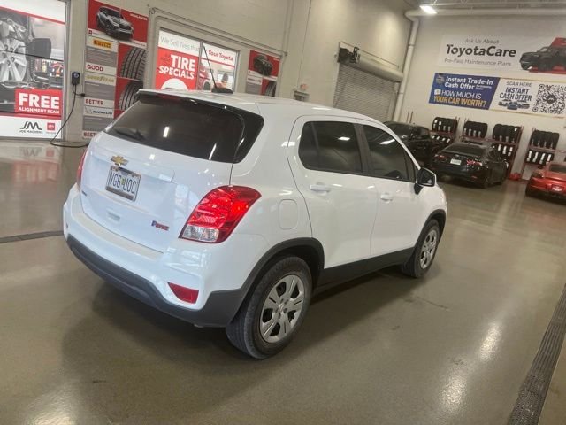 Used 2018 White Chevrolet LS image 4