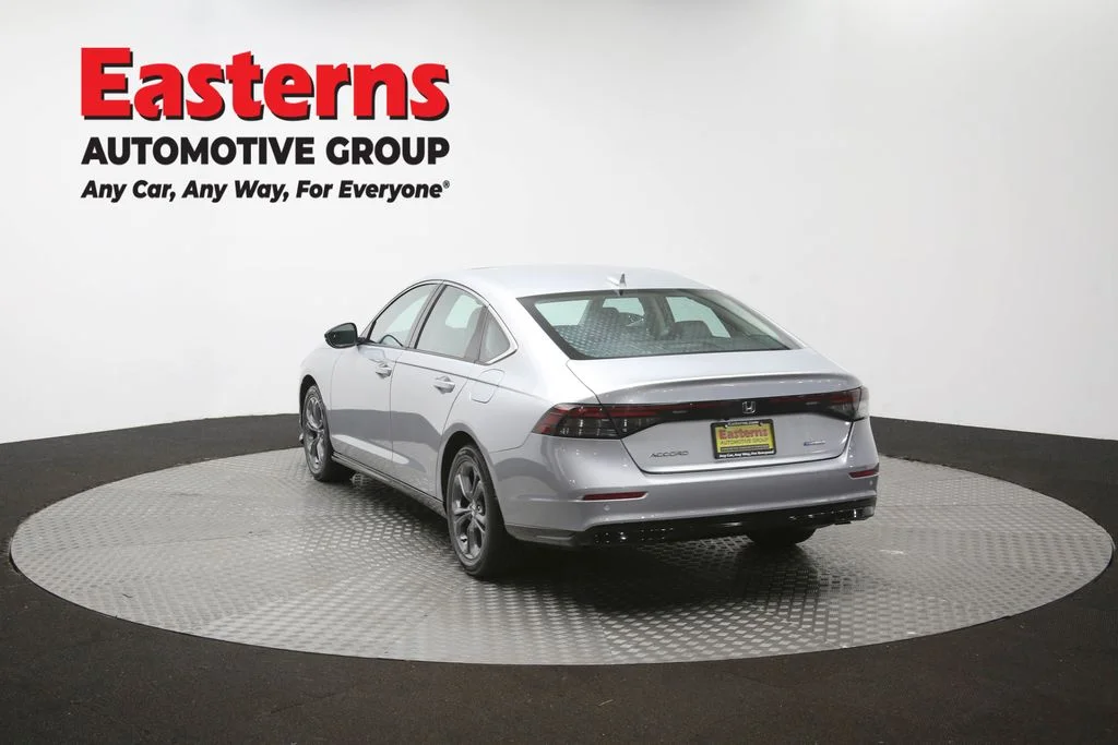 Used 2025 Silver Honda EX-L image 61
