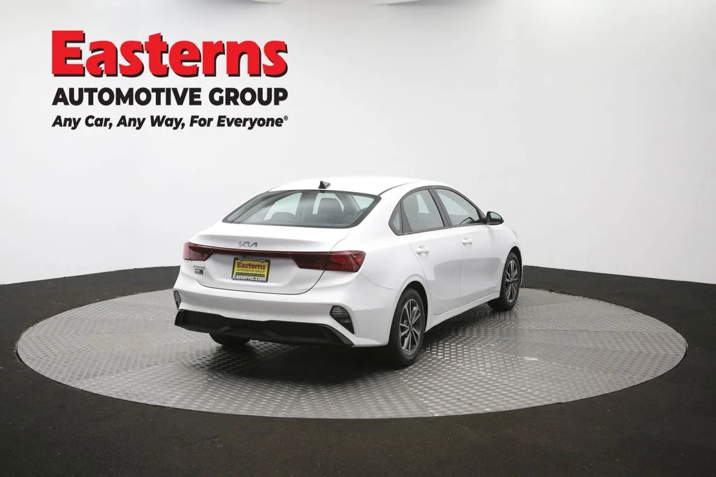 Used 2023 White Kia LXS image 39