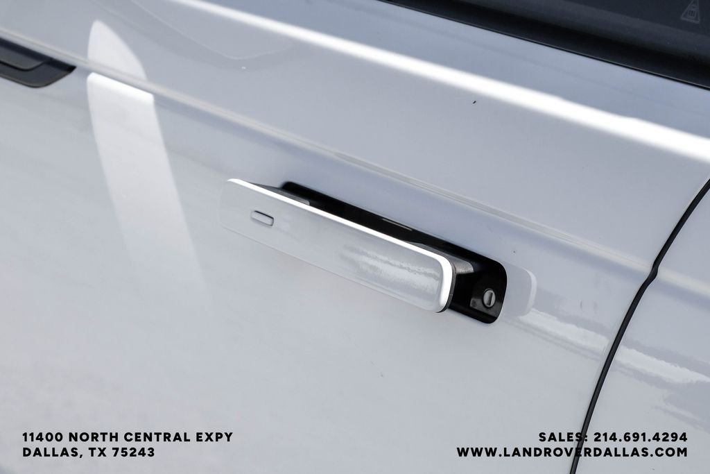 Used 2026 White Land Rover Dynamic SE image 44