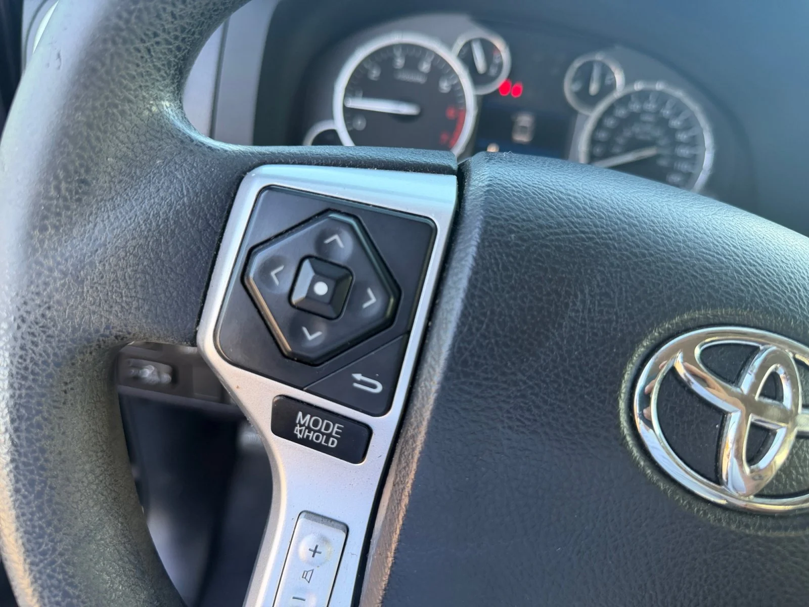 Used 2016 Black Toyota SR5 image 24