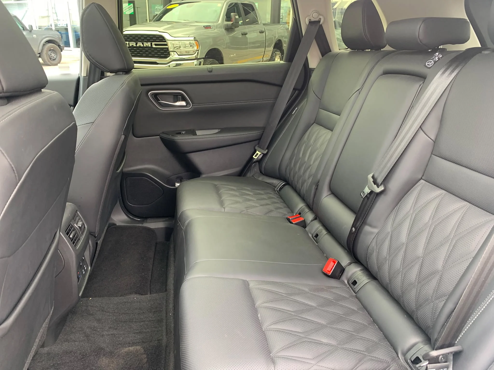 Certified Used 2024 2-Tone Everest White Tricoat Nissan Platinum AWD*Adaptive Cruise | Remote Start | Nav | 360 Cam | Htd Leather | Pano Roof | Htd Wheel image 10