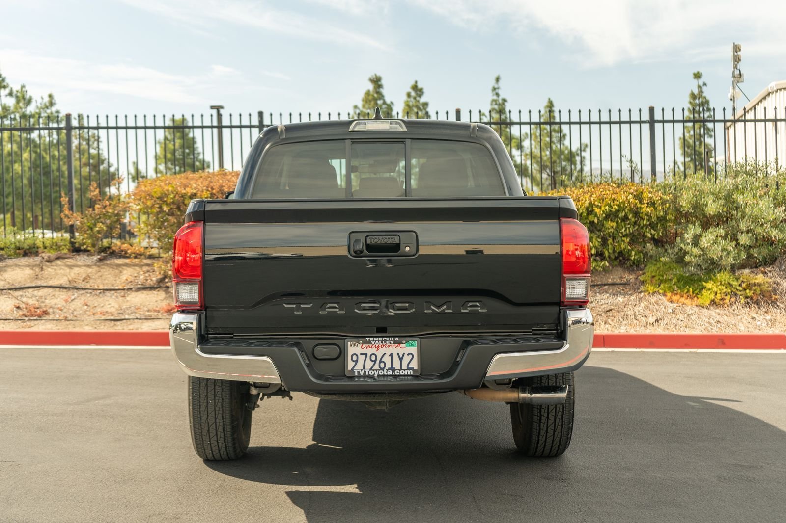 Certified Used 2020 Midnight Black Metallic Toyota SR5 image 9