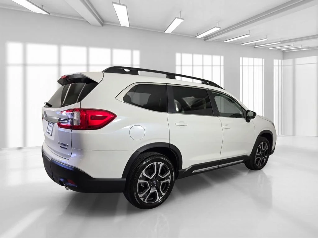 New 2026 CRYSTAL WHITE PEARL Subaru Limited 7-Passenger image 6