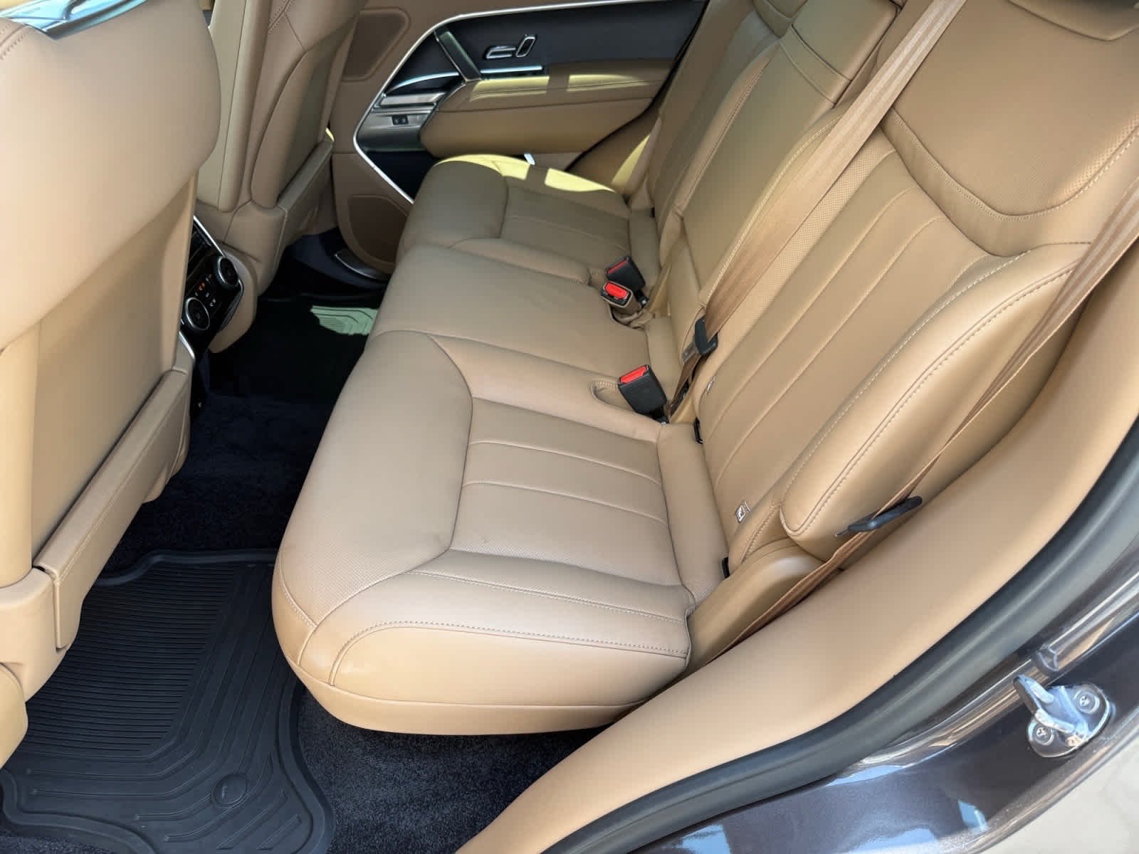 2025 Land Rover Range Rover SE - Photo 11