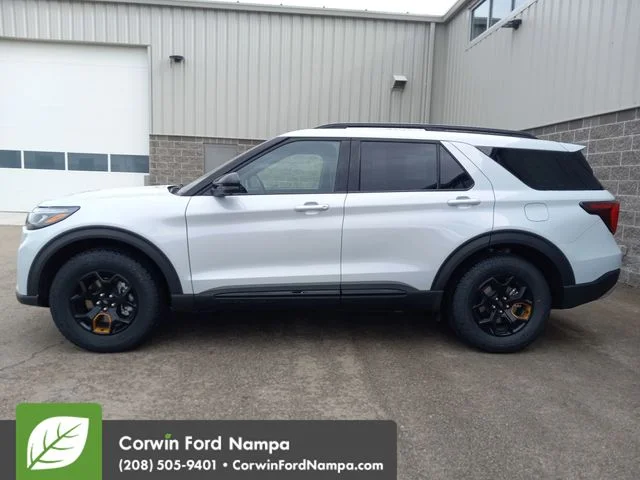 New 2026 Space White Metallic Ford Tremor image 6