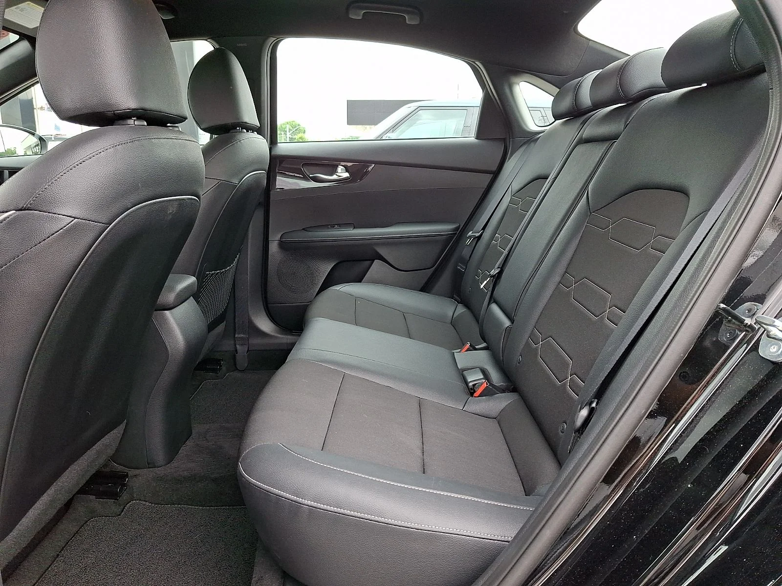 Used 2024 Black Kia GT-Line image 9
