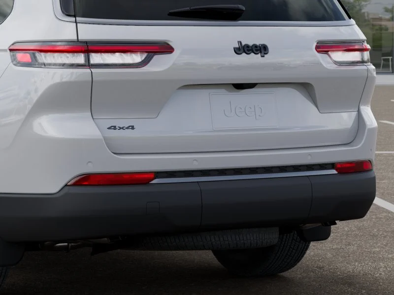New 2026 Bright White Clearcoat Jeep Laredo Altitude image 41