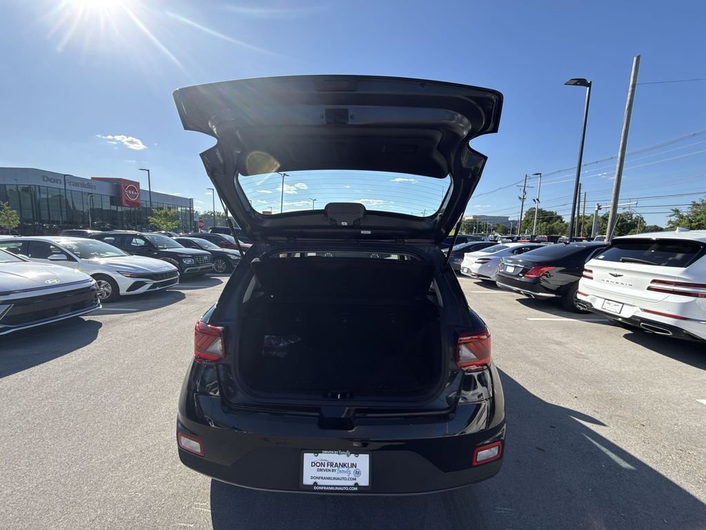 Used 2023 Black Hyundai SEL image 25