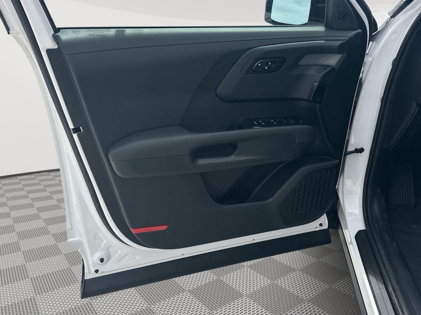New 2027 Glacial White Pearl Kia X-Line EX image 6