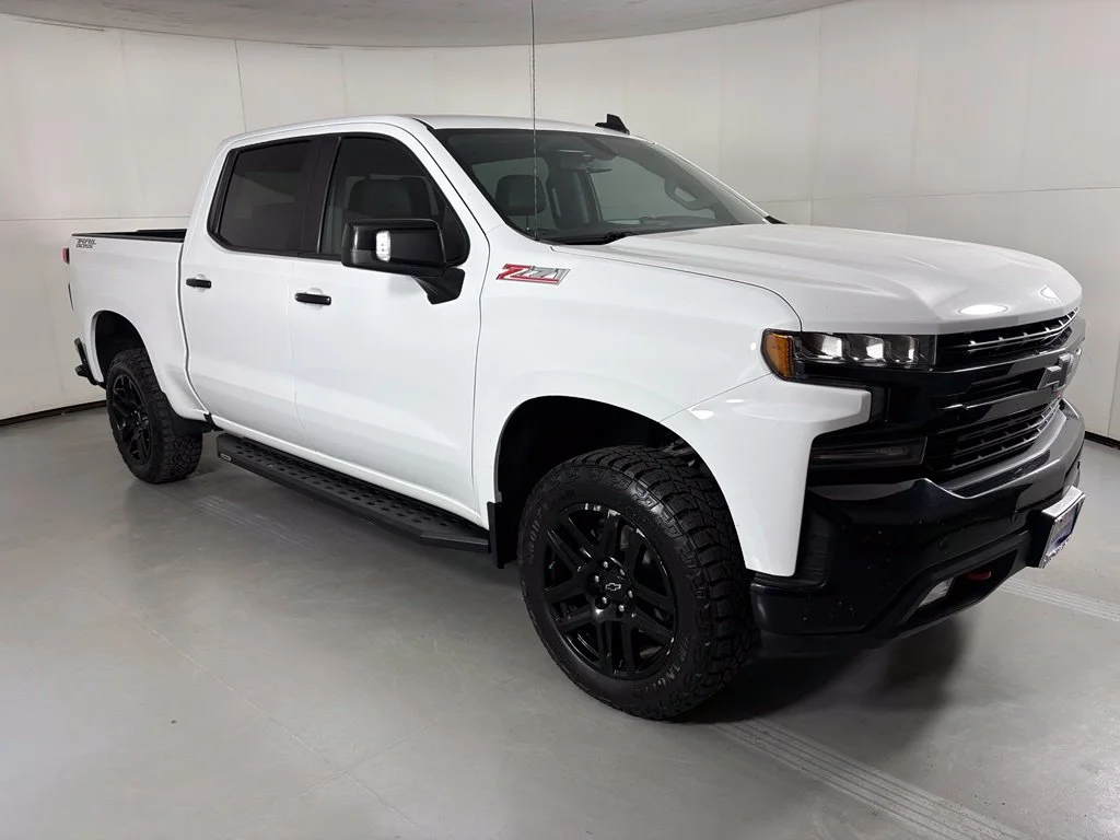 Used 2022 White Chevrolet LT Trail Boss image 2