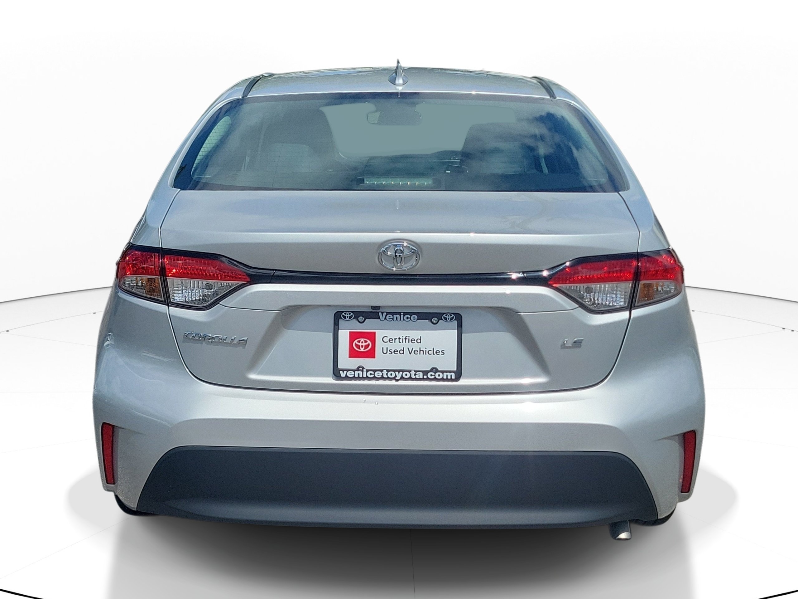 Used 2025 Classic Silver Metallic Toyota LE image 4