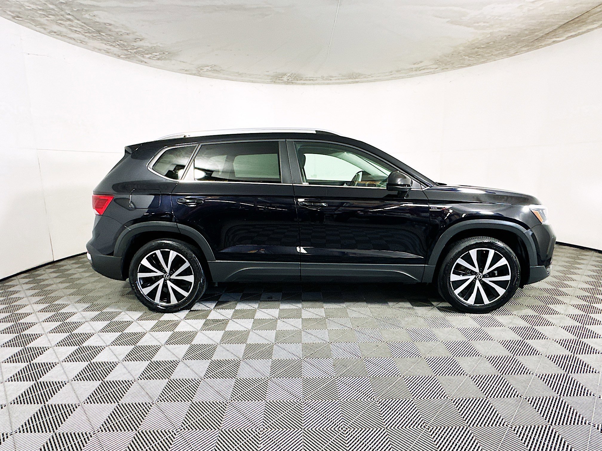 2022 Volkswagen Taos thumbnail 4