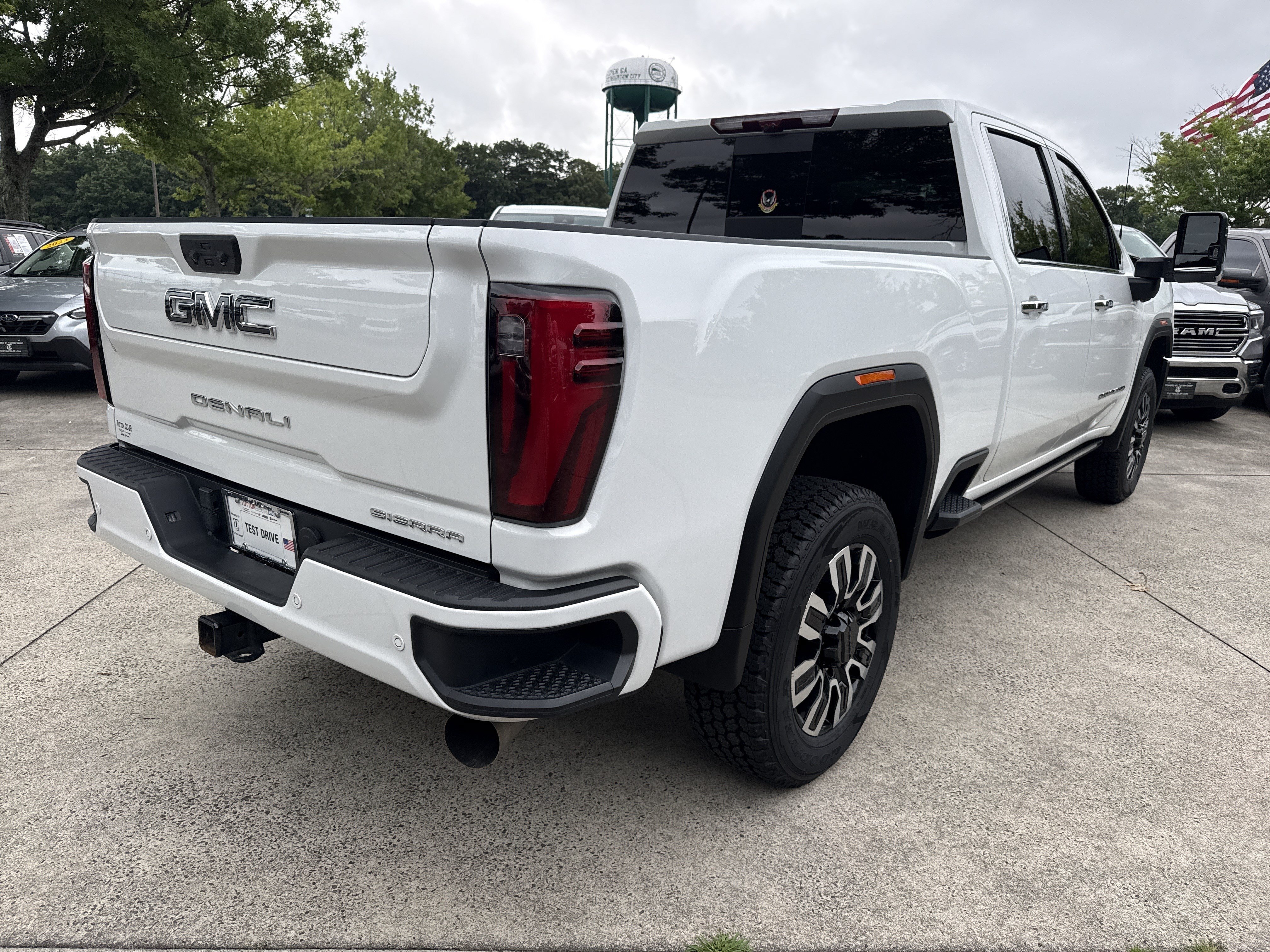 Used 2024 Summit White GMC Denali Ultimate image 7
