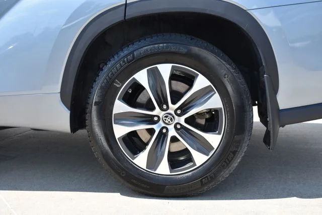 Used 2020 Blue Toyota XLE image 8