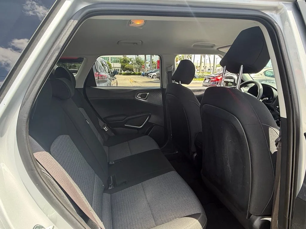 Used 2021 Silver Kia S image 17
