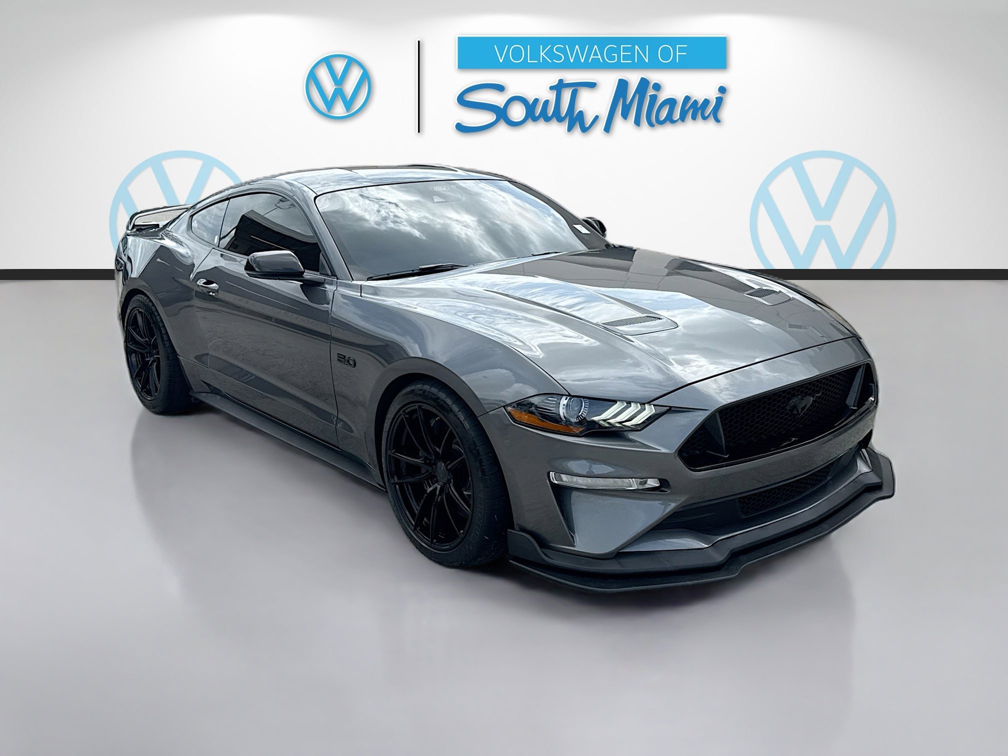 Used 2023 Gray Metallic Ford GT Premium image 1