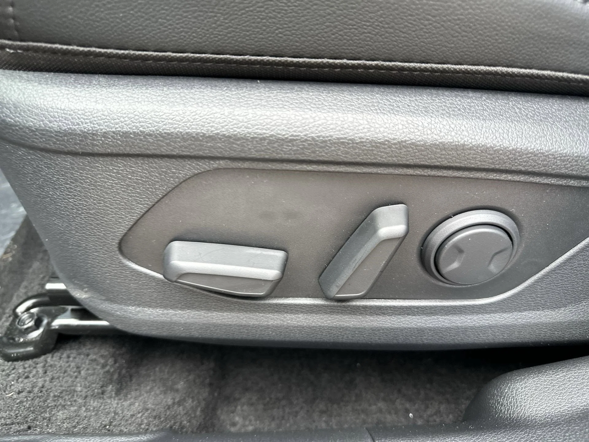 New 2026 Gravity Gray Kia EX image 16