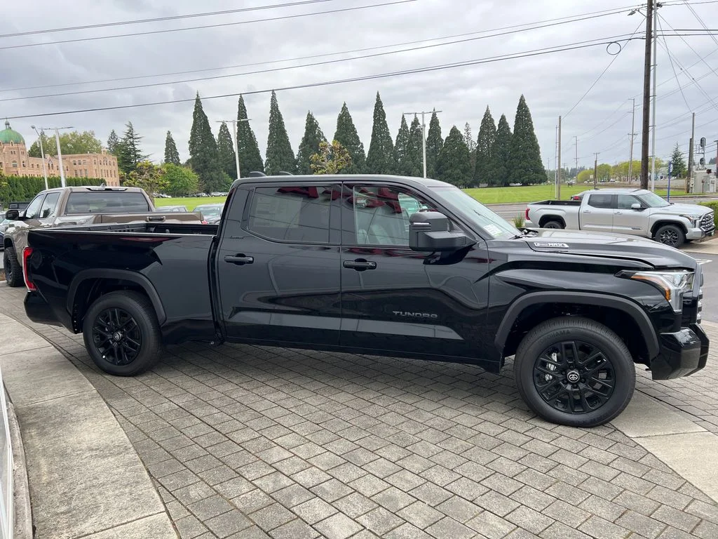 2026 Toyota Tundra Limited - Photo 6