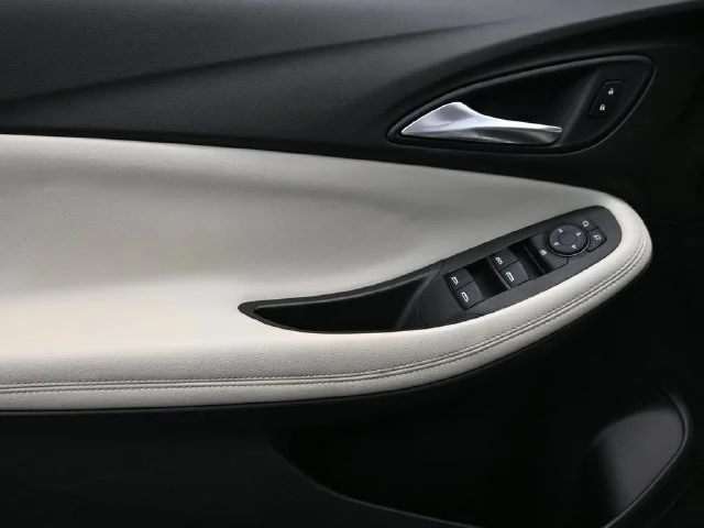 Used 2020 White Buick Select image 8
