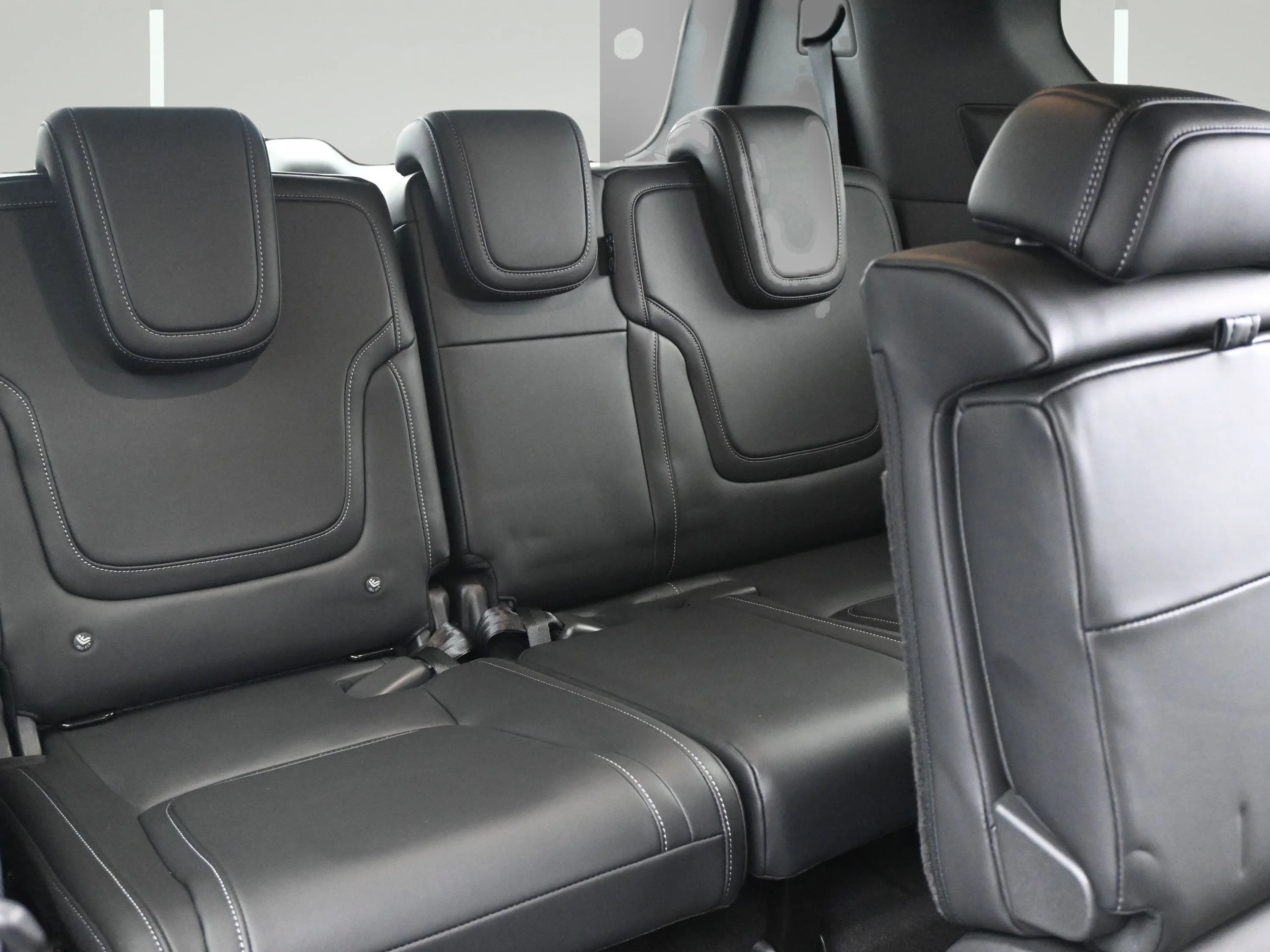 Certified Used 2025 Gun Metallic Nissan PRO-4X image 14