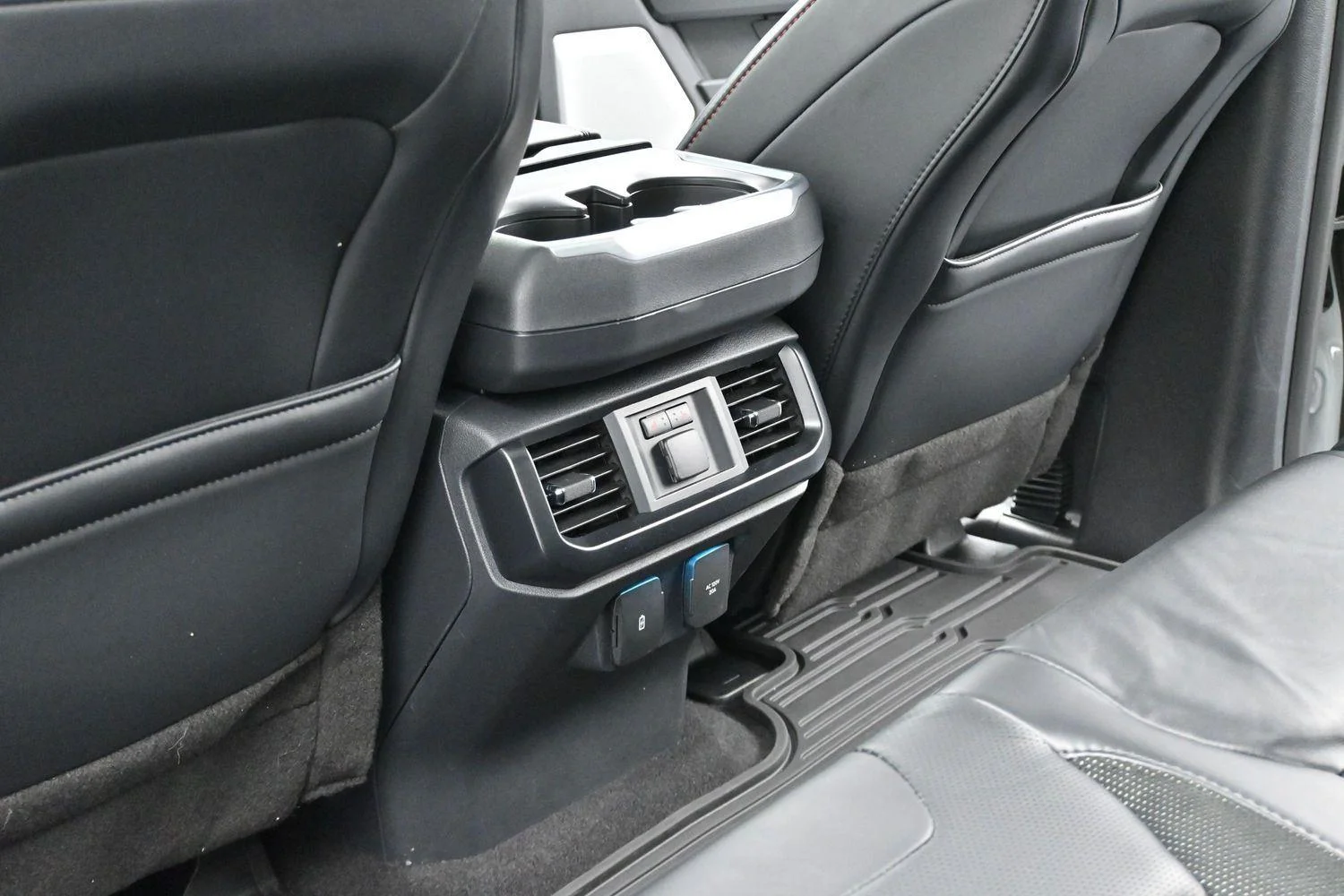 Used 2024 Avalanche Gray Ford Raptor image 34