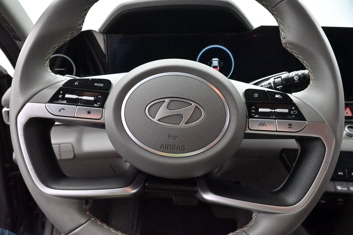 Used 2024 Ecotronic Gray Hyundai SEL image 15