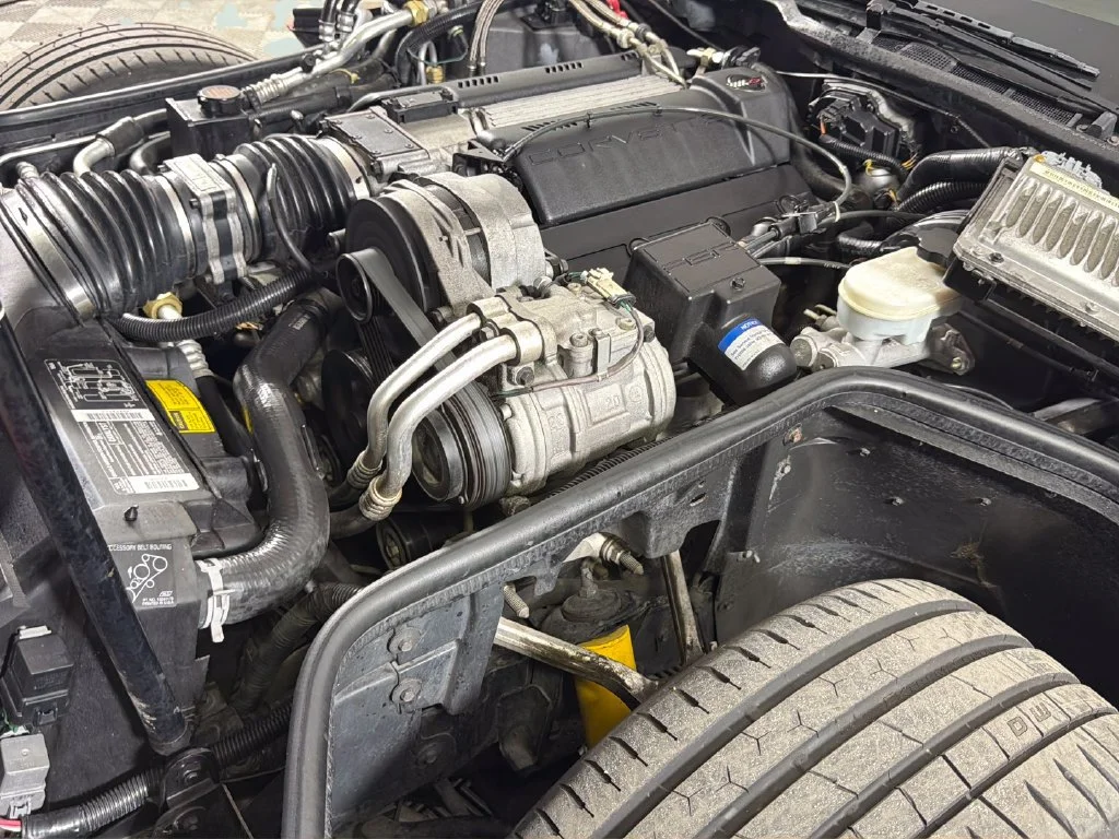 Used 1995  Chevrolet 2dr Convertible image 32