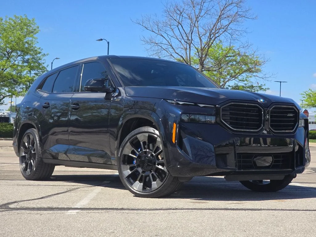 2023 BMW XM -'s photo