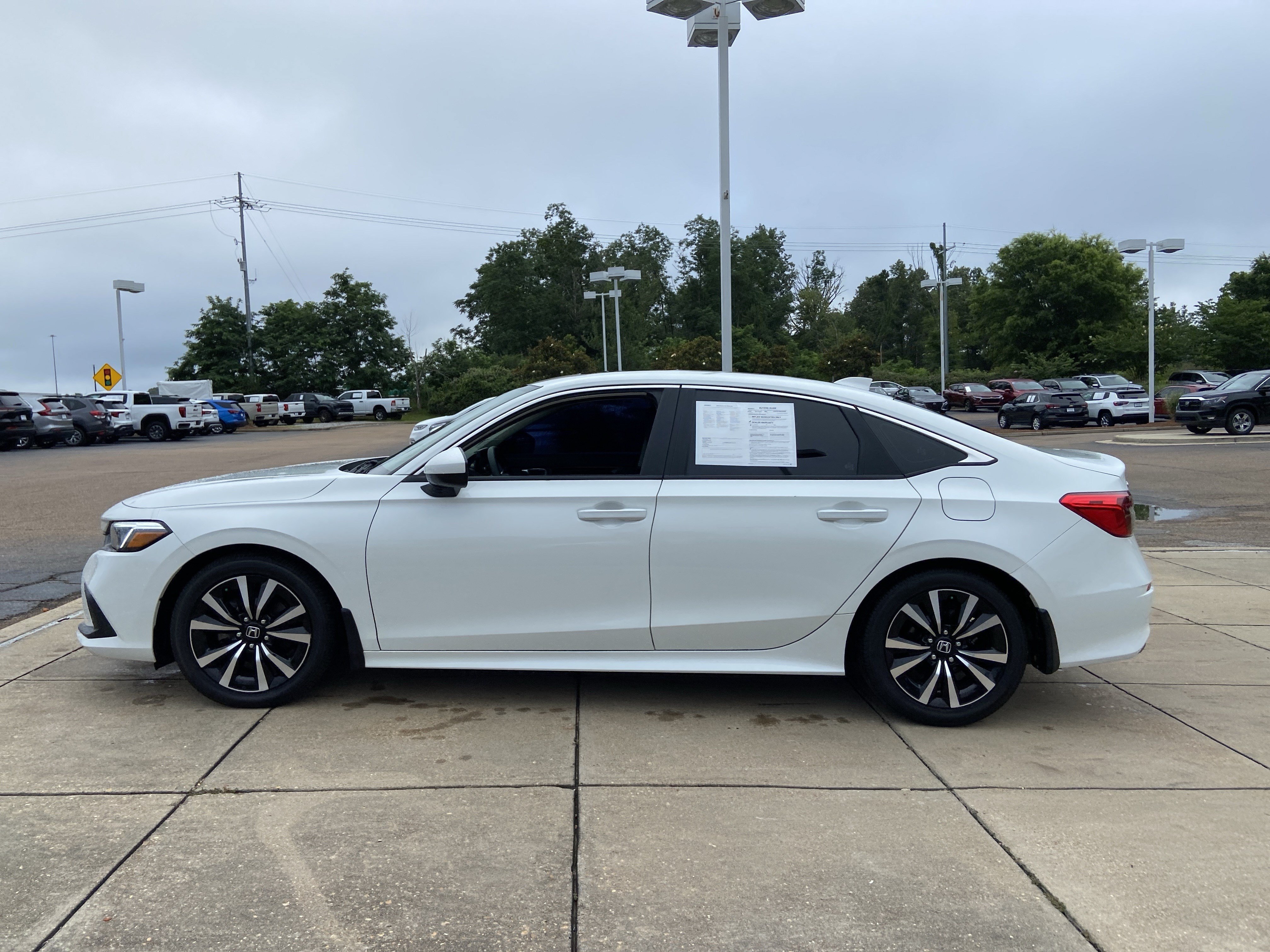 Used 2024 Platinum White Pearl Honda EX image 7