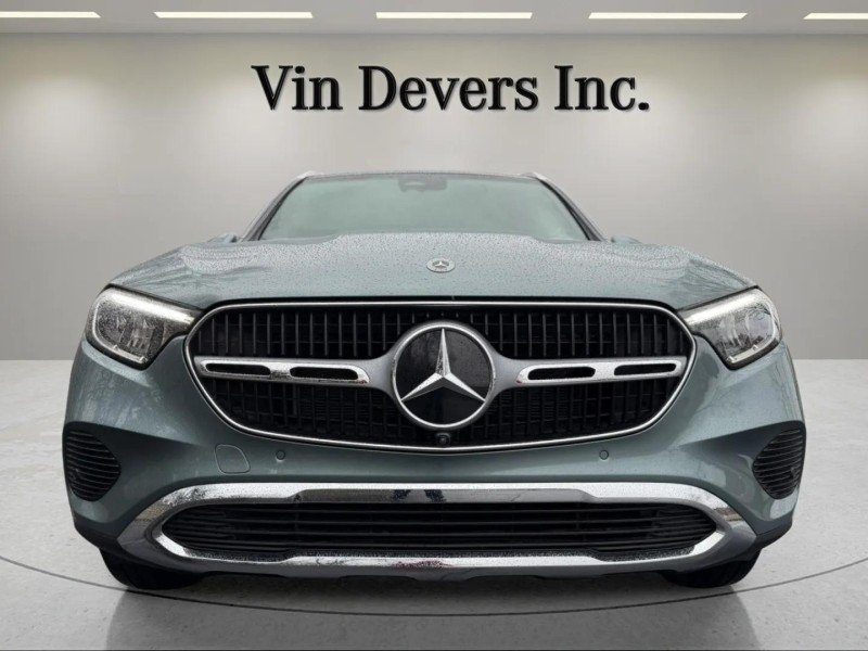 Used 2025 Verde Silver Metallic Mercedes-Benz GLC 300 image 2