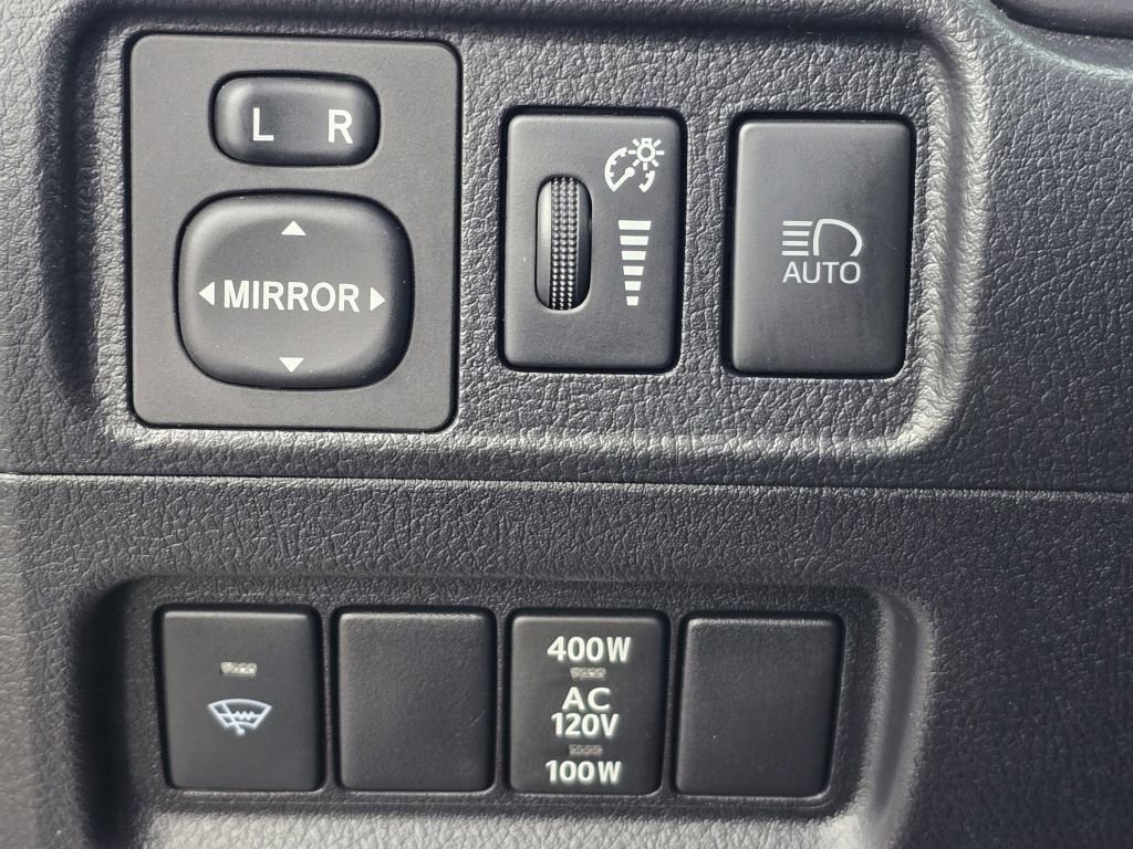 Used 2020 Magnetic Gray Metallic Toyota SR5 Premium image 19