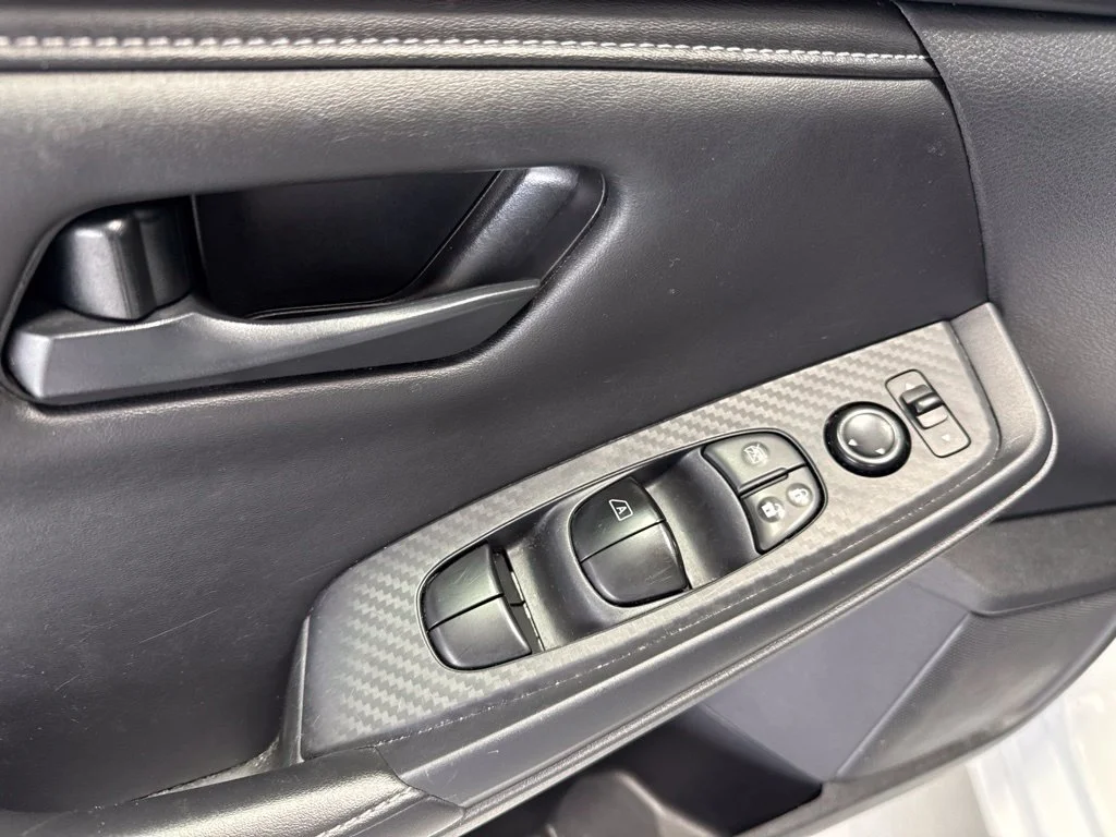 Used 2025 White Nissan S image 20