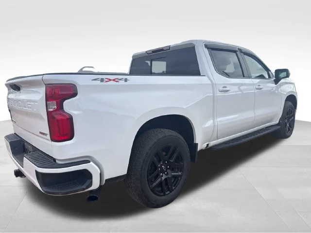Used 2024 Summit White Chevrolet RST image 6