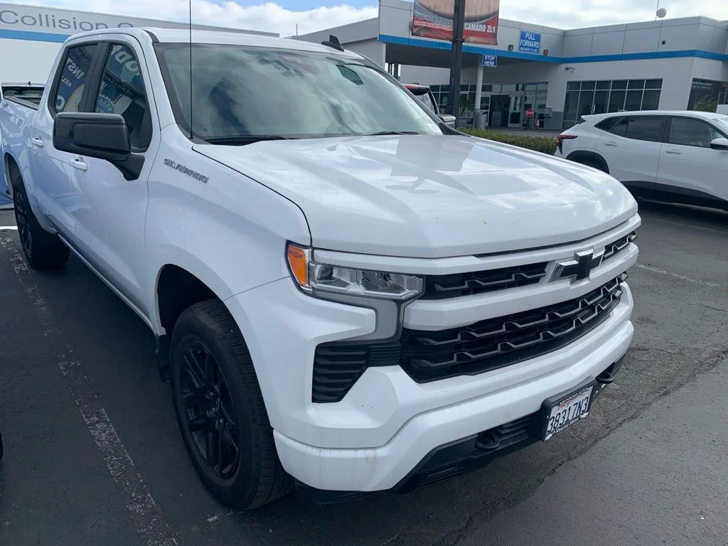Used 2022 White Chevrolet RST image 4