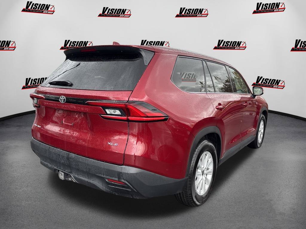 Used 2025  Toyota XLE image 5