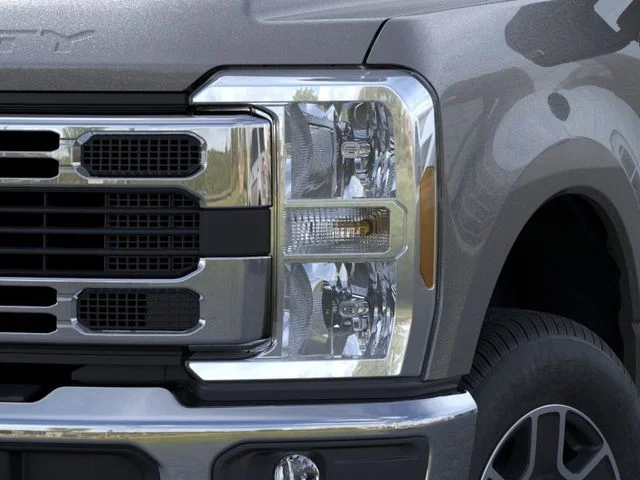 New 2025 Gray Metallic Ford XLT image 18