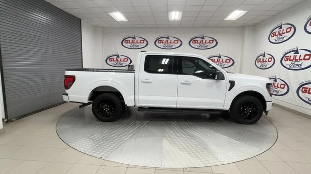New 2026 Oxford White Ford XLT image 13