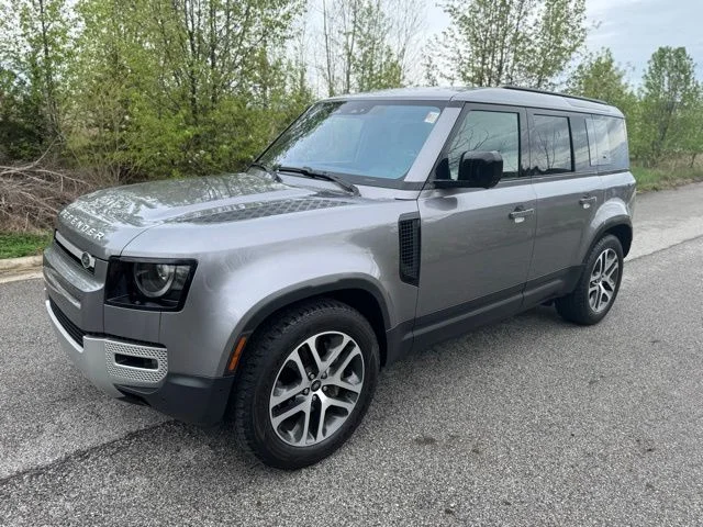 2020 Land Rover Defender HSE's photo